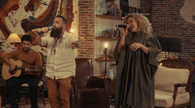 Arianne e Marco Telles revivem clássicos da música cristã em novo medley do projeto “Como Cantavam Nossos Pais 2”