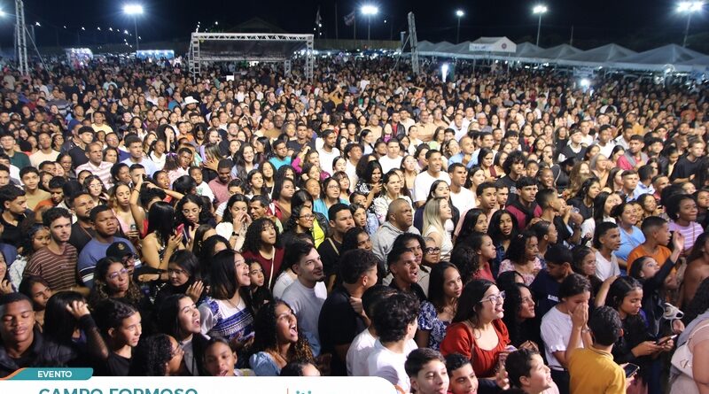 Campo Formoso para Cristo: Multidão celebra os 146 anos da cidade em noite histórica de louvor e adoração