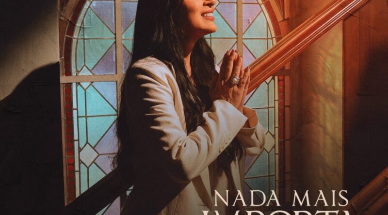 Fernanda Brum aponta para o essencial em “Nada Mais Importa”, primeiro single do projeto “Eu Ainda Sou de Barro”