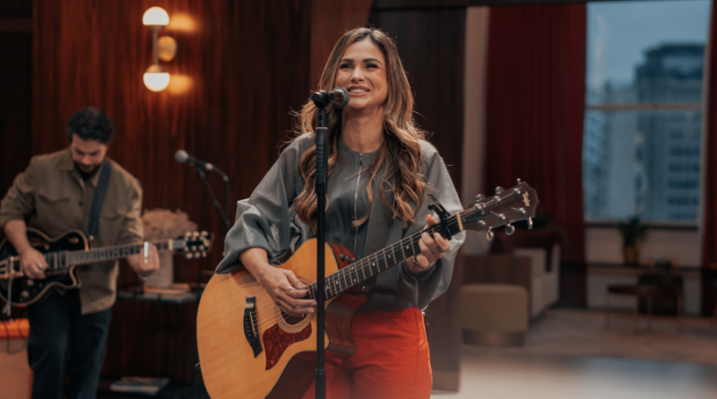 Bruna Olly grava novo projeto audiovisual no Farol Santander, um dos cartões-postais de São Paulo